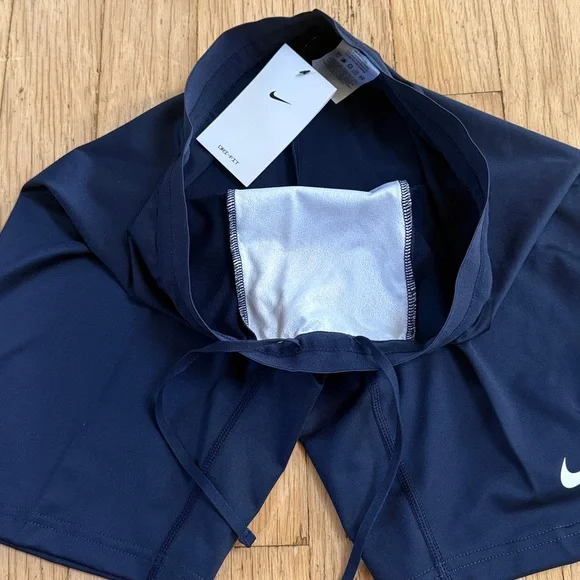 NIKE DRI-FIT STOCK HALF TIGHT
Men's Dri-FIT Running Half Tight (Stock) Navy - Picture 7 of 9